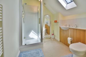 Shower room- click for photo gallery